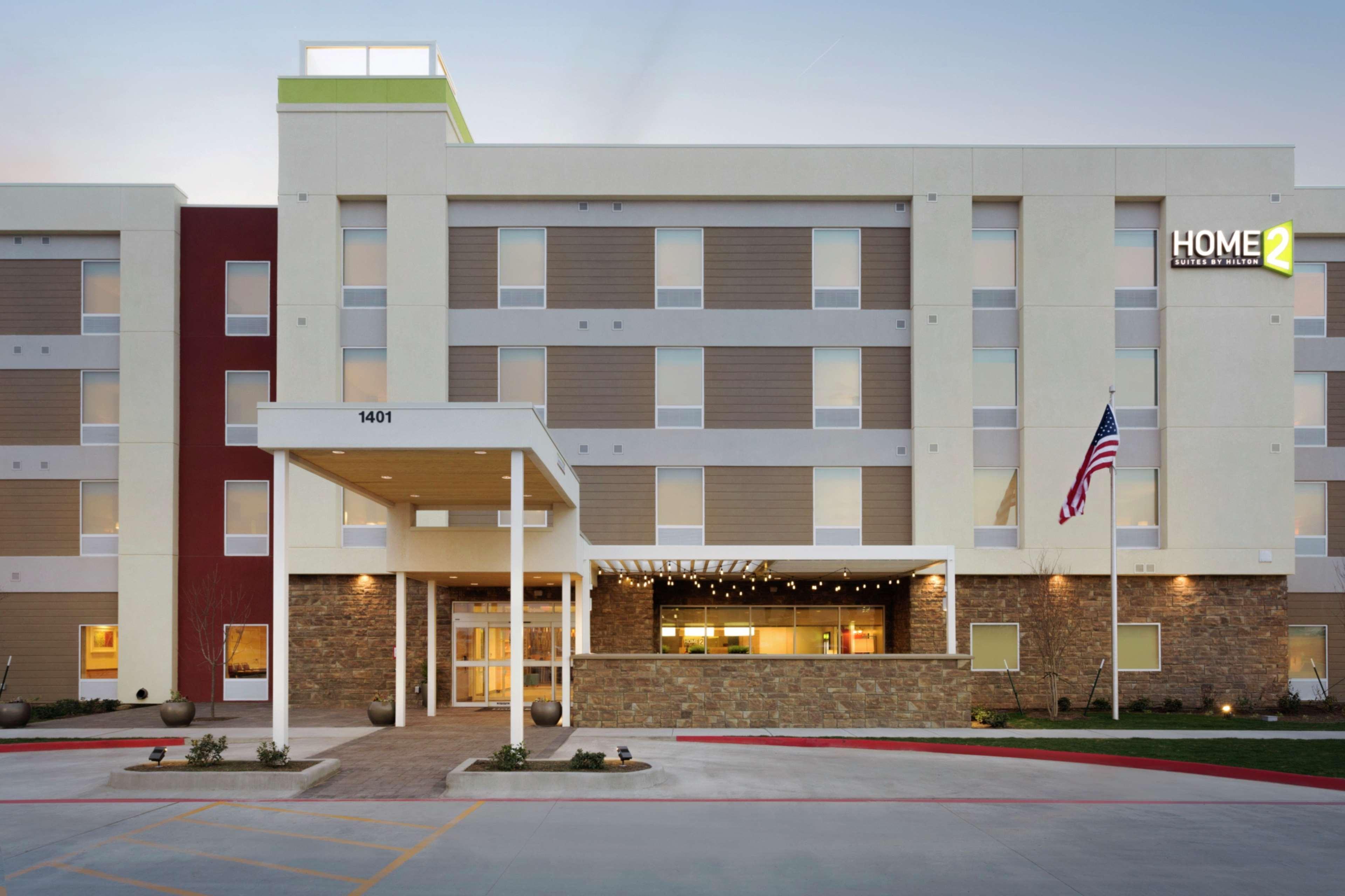 โฮม 2 สวีท บาย ฮิลตัน มิดแลนด์ Hotel ภายนอก รูปภาพ