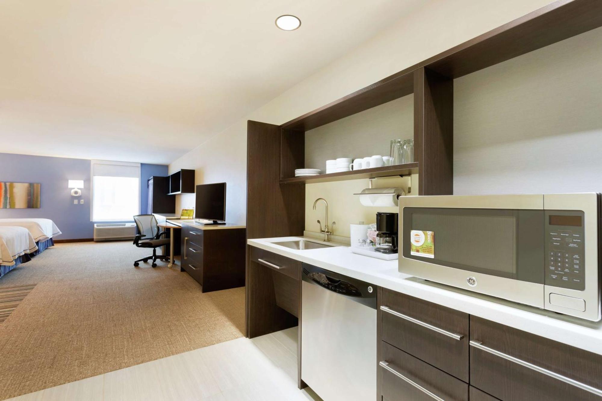 โฮม 2 สวีท บาย ฮิลตัน มิดแลนด์ Hotel ภายนอก รูปภาพ